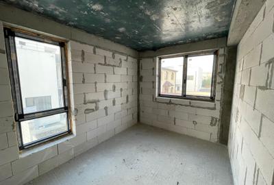 Duplex cu 4 camere cu Canalizare în Palazu Mare - 50