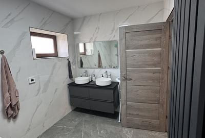 Casă cu 3 camere cu Teren 2246 Mp în Apa