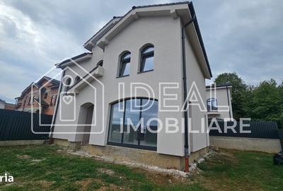 Casă cu 4 camere în Central