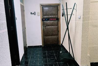 Apartament cu 3 camere decomandat în Drumul Sării