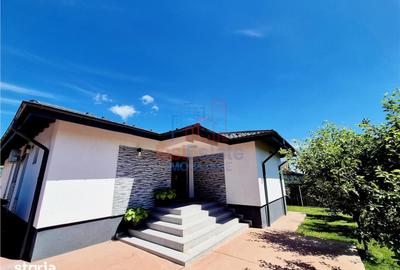 Casă cu 4 camere cu Teren 935 Mp în Aroneanu