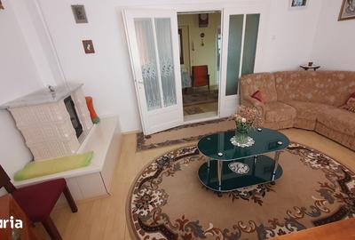Casă cu 3 camere cu Teren 2795 Mp în Central - 1