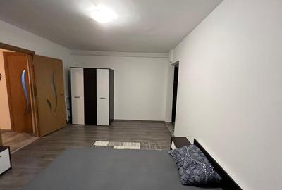 Garsonieră în Vest - 2