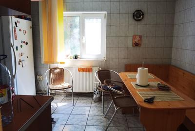 Casă individuală cu 5 camere cu Canalizare în Central - 2
