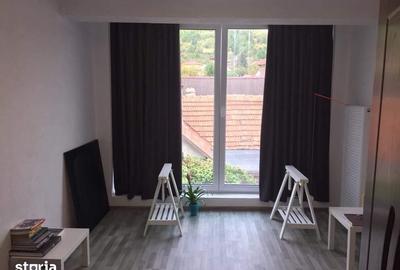 Casă cu 4 camere cu Teren 120 Mp în Griviței - 1