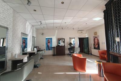 Spațiu comercial, de 70 mp, în P-ța Unirii - 2