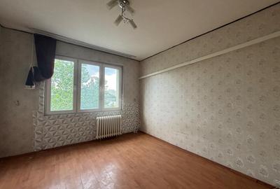 Apartament cu 3 camere semidecomandat în Pantelimon - 4