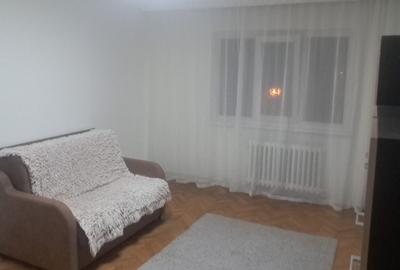 Apartament cu 2 camere decomandat în Nicolina