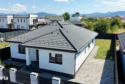 Casă cu 4 camere cu Teren 500 Mp în Tărlungeni