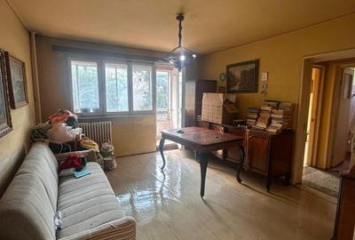Apartament cu 2 camere decomandat în Drumul Taberei