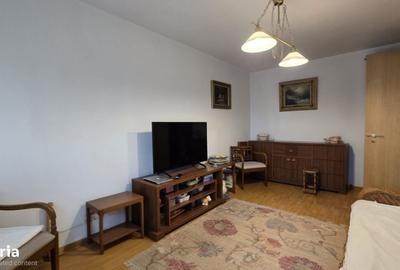 Apartament cu 3 camere decomandat în Dristor