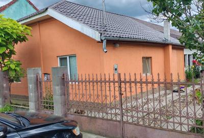 Casă cu 3 camere în Lazuri - 4
