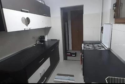 Apartament cu 2 camere decomandat în Gara de Nord