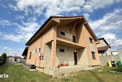 Casă cu 5 camere cu Teren 607 Mp în Giroc