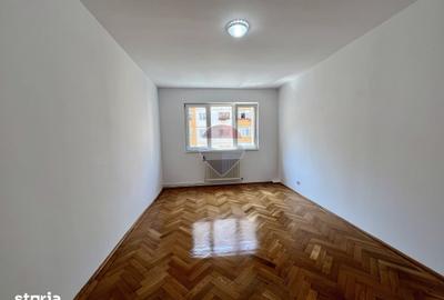 Apartament cu 3 camere decomandat în Vasile Aaron