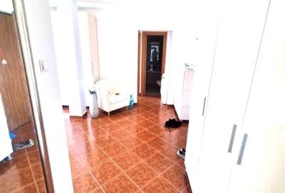Apartament cu 2 camere decomandat, mobilat în 13 Septembrie - 9