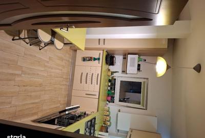 Apartament cu 4 camere decomandat, mobilat în Central