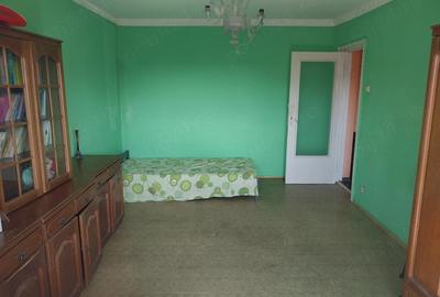 Apartament cu 2 camere decomandat în Tractorul - 7