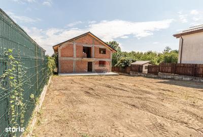 Casă cu 4 camere în Balotești