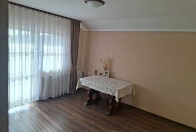 Casă cu 3 camere în Sântandrei