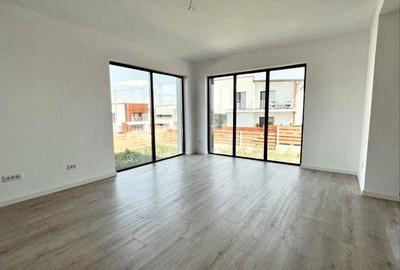 Casă cu 4 camere cu Teren 350 Mp în Miroslava