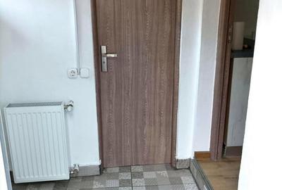 Garsonieră decomandată, mobilată în Central - 9