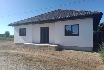 Casă cu 3 camere în Central