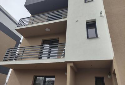 Apartament cu 2 camere decomandat în Trivale