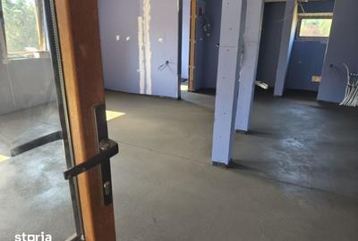 Casă cu 2 camere cu Teren 950 Mp în Borș - 2