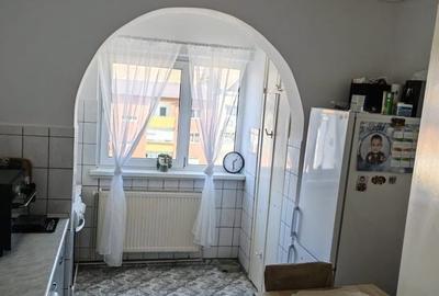 Apartament cu 2 camere decomandat în Vitrometan