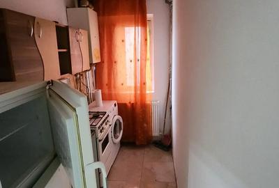 Apartament cu 2 camere semidecomandat în Micro 11