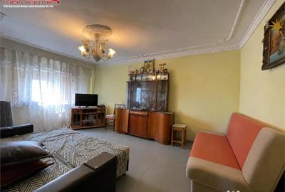 Apartament cu 2 camere decomandat în E3 - 6