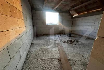 Casă cu 4 camere cu Teren 700 Mp în Central