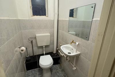 Apartament cu 3 camere semidecomandat în P-ța Unirii