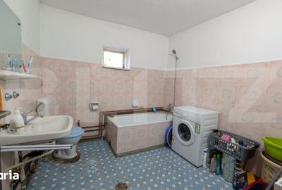 Casă cu 3 camere cu Teren 2180 Mp în Central