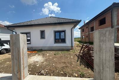 Casă individuală cu 4 camere cu Canalizare în Cristian - 6