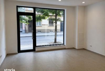 Spațiu comercial, de 17.4 mp, în Central