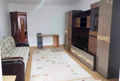 Apartament cu 2 camere decomandat în Gară