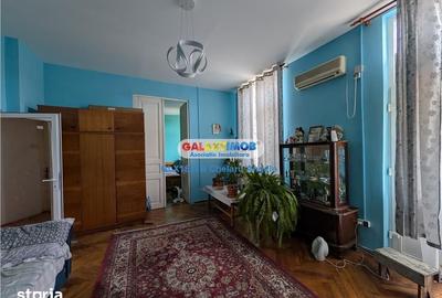 Apartament cu 5 camere în Centrul Civic