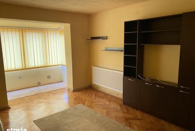 Apartament cu 2 camere semidecomandat în Trei Stejari