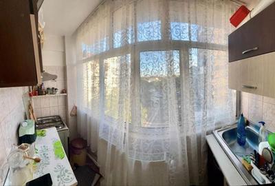 Apartament cu 2 camere decomandat în Plopilor