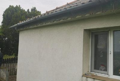 Casă cu 2 camere cu Teren 2500 Mp în Exterior Vest