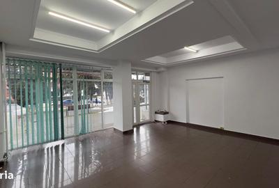 Spațiu comercial, de 55 mp, în Petros - 8