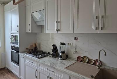 Apartament cu 2 camere semidecomandat, mobilat în Micălaca