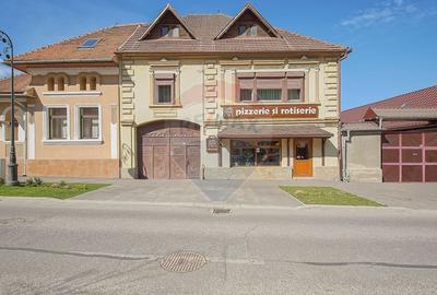 Casă cu 7 camere cu Teren 450 Mp în Central