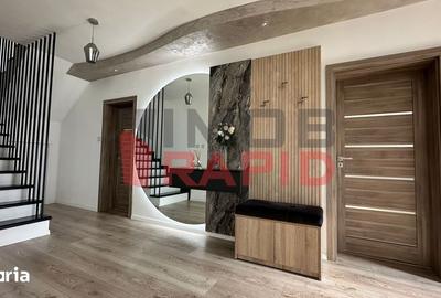 Casă cu 5 camere cu Teren 700 Mp în Central - 1