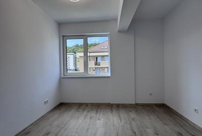 Apartament cu 5 camere semidecomandat în Central