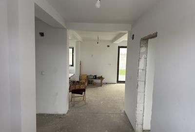 Casă cu 4 camere în Central - 4
