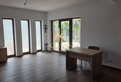 Apartament cu 4 camere decomandat în Odăi