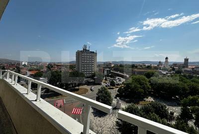 Apartament cu 3 camere decomandat, mobilat în Cetate